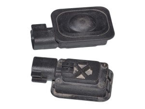 1L2T14K147AA (LAND ROVER) Кнопка відкриття кришки багажника зовнішня склоFord Escape 07-12 Ford Kuga 13-21 Range Rover Evoque 11-19