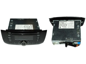 735501409 (FIAT) Магнітола штатна під диски 12-Fiat Grande Punto 05-10 Fiat Punto 12-18