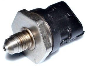 0261545011 (BOSCH) Датчик давления топлива в рейкеAlfa Romeo 159 05-11