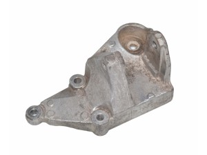 1484795080 (FIAT) Кронштейн подушки двигуна правийFiat Scudo 95-07 Peugeot Expert 95-07 Citroen Jumpy 95-07