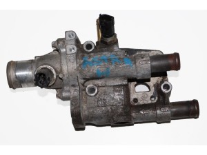 6338018 (OPEL) Корпус термостатаOpel Astra H 04-14 Opel Astra J 10-15