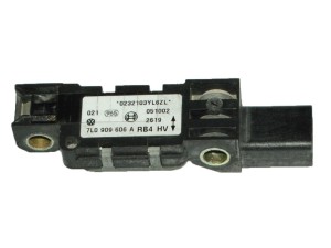 7L0909606D (VW) Датчик удара передний