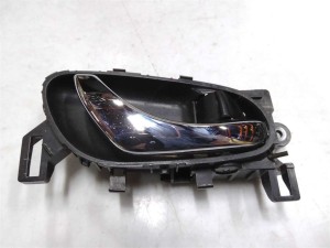 806705HA0A (NISSAN) Ручка дверей внутрішня права хромNissan Tiida 11- Nissan Qashqai 14-22 Nissan X-Trail T32 14-21