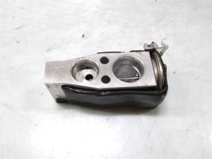 8851568010 (TOYOTA) Расширительный клапанToyota RAV4 EV 10-14 Toyota Camry USA 11-15