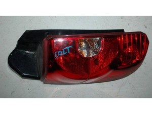 RA22571 (MITSUBISHI) Фонарь левый 5-ти дв. 08-Mitsubishi Colt 02-12