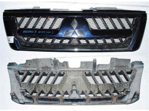 M117713 (MITSUBISHI) Решетка радиатора 03-Mitsubishi Pajero III 00-07