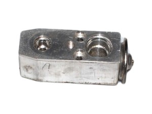 BBP261J14 (MAZDA) Расширительный клапанMazda 3 09-13 Mazda 3 13-19