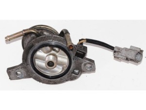 2338064460 (TOYOTA) Кронштейн паливного фільтра  з підкачуваннямToyota Avensis 97-03