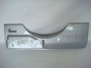 7681142020 (TOYOTA) Накладка крышки багажника наружнаяToyota RAV4 94-00