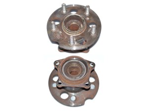 4241042020 (TOYOTA) Ступица задняя 4WDToyota RAV4 00-05