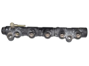 2381027021 (TOYOTA) Топливная рейкаToyota RAV4 00-05