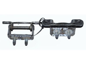 61820FC100 (SUBARU) Петля крышки багажника комплектSubaru Forester 02-08