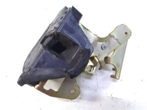 6939060040 (TOYOTA) Замок кришки багажника лівий механічний низToyota Land Cruiser 100 98-07