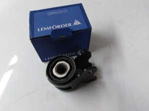 33413 01 (LEMFORDER) Сайлентблок важеля передньогоFord C-MAX 02-10 Ford Focus II 04-11