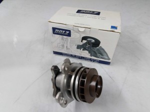 R230 (DOLZ) Помпа системы охлаждения 2.3DCI 16VRenault Megane III 09-16 Nissan Qashqai 07-14 Opel Vivaro 01-14