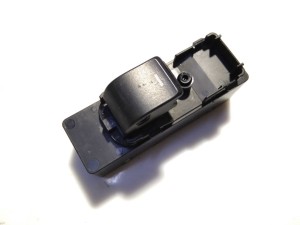 KD4766380 (MAZDA) Кнопка склопідйомника заднього