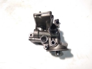 9807594380 (FORD) Кронштейн масляного фільтраFord Kuga 13-21