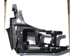 51137296754 (BMW) Кронштейн крыла правого верхBMW i3 13-22