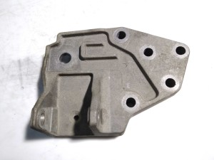 LR047370 (LAND ROVER) Кронштейн подушки двигателяRange Rover Evoque 11-19