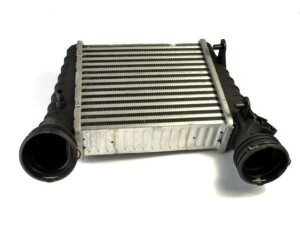 DAW004TT (THERMOTEC) Радиатор интеркулераVW Passat B5 96-05 Skoda Superb 01-08