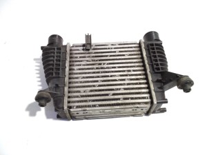 14461EM00A (NISSAN) Радіатор інтеркулера 1.5DCI 8VRenault Modus 04-08 Renault Clio III 05-12 Nissan Note 05-12