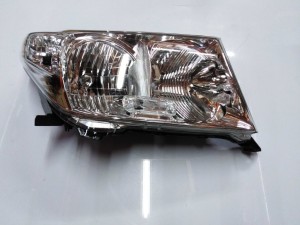 8113060D33 (TOYOTA) Фара правая механический корректорToyota Land Cruiser 200 07-21