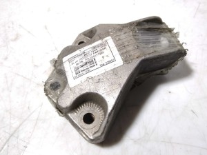 964477250 (PEUGEOT) Кронштейн подушки двигуна правийPeugeot Partner 96-08