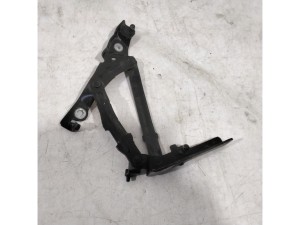 BBM452720B (MAZDA) Петля крышки багажника левая седанMazda 3 09-13 Mazda 3 13-19