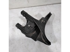 51127157984 (BMW) Кронштейн крыла переднего правого нижнийBMW X6 E71 08-14 BMW X5 E70 07-13