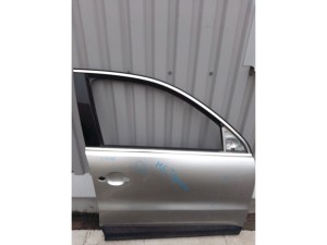 5N0831056B (VW) Дверь передняя правая