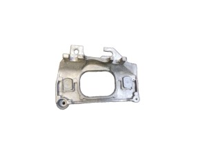 112220744R (RENAULT) Кронштейн подушки КПП лівий 1.6MPI 16V, 0.9TCE 12VRenault Logan 13- Renault Duster 10-18 Dacia Duster 10-17