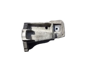 KKU500580 (LAND ROVER) Кронштейн подушки двигателя левыйLand Rover Discovery III 04-09