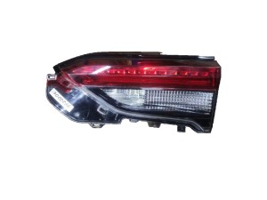 8158142151 (TOYOTA) Фонарь внутренний правыйToyota RAV4 18- Suzuki Across 20-