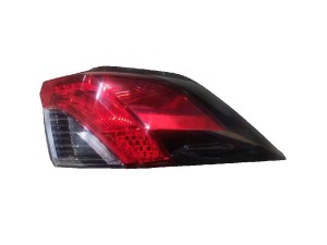 8155142230 (TOYOTA) Фонарь наружный правыйToyota RAV4 18- Suzuki Across 20-