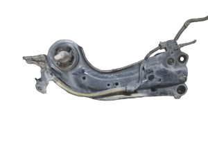 4876042070 (TOYOTA) Рычаг задний правый продольныйToyota RAV4 18- Suzuki Across 20-