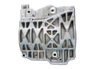 389306L2A00 (HONDA) Кронштейн компрессора кондиционераHonda Insight 18-