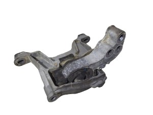 DGH939060 (MAZDA) Опора двигуна права 2.0GDI 16VMazda CX-30 19-