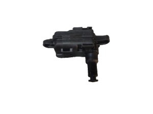 8V0862159A (AUDI) Привід замка лючка бакаVW Tiguan 16- Audi A4 15- Skoda Karoq 17-