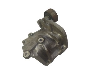 8843160320 (TOYOTA) Кронштейн компрессора кондиционераToyota Land Cruiser Prado 150 09-