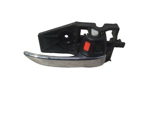 8311061M005PK (SUZUKI) Ручка двери внутренняя правая хромSuzuki Swift 17- Suzuki Vitara 15- Suzuki Swift 10-17