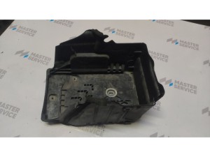 LR023753 (LAND ROVER) Полиця акумуляторна пластикLand Rover Freelander 06-14 Range Rover Evoque 11-19