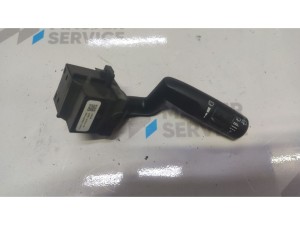 LR003587 (LAND ROVER) Подрулевой переключатель правыйLand Rover Freelander 06-14