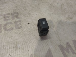 25280CD000 (NISSAN) Кнопка открывания лючка бакаNissan Navara 15- Nissan Murano 08-16