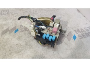 8273042010 (TOYOTA) Блок предохранителей сервисToyota RAV4 05-13