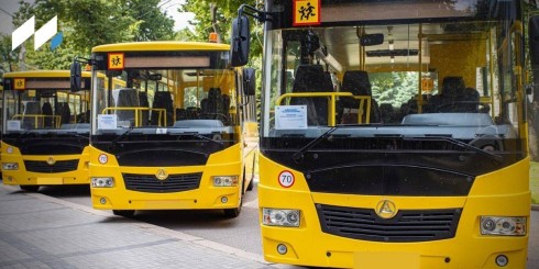 Украинские школы получат почти полтысячи автобусов