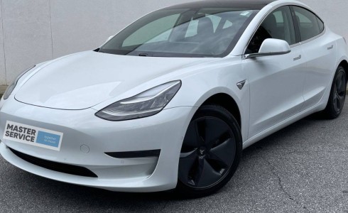 Обновление ПО и исправление ошибок Tesla Model 3